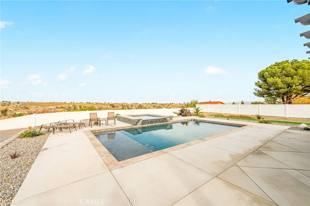 17528 Danbury, Hesperia, California 92345 home-pic-46