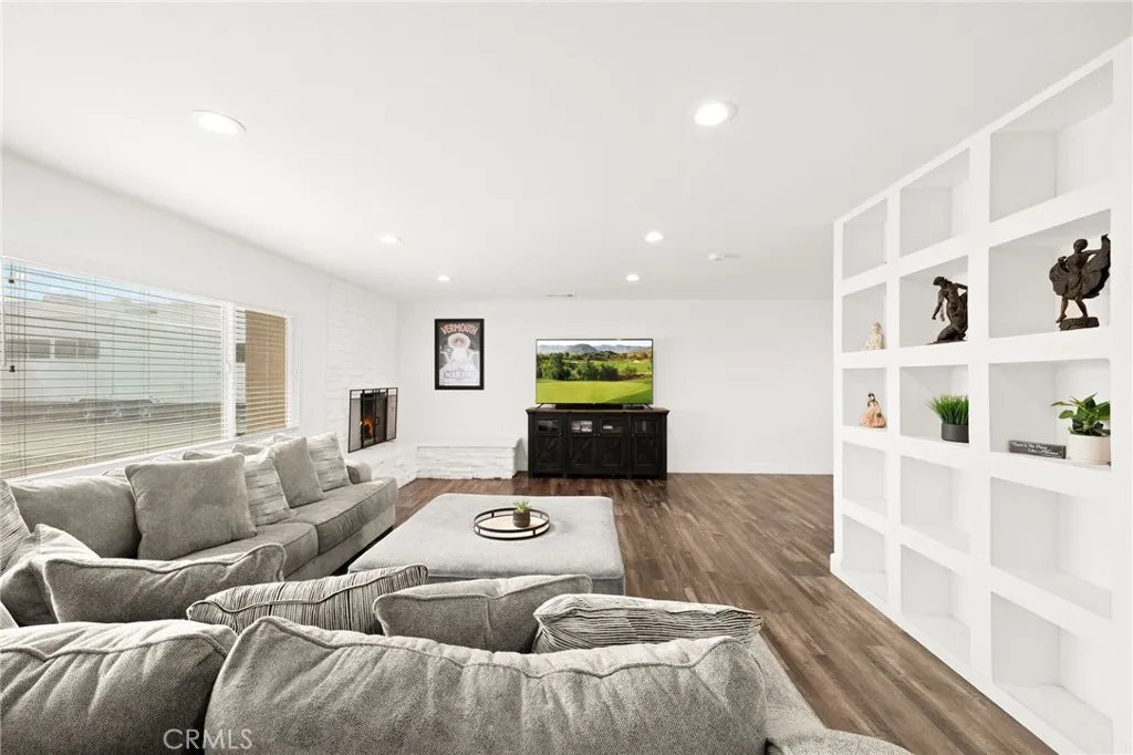 17528 Danbury, Hesperia, California 92345 home-pic-8
