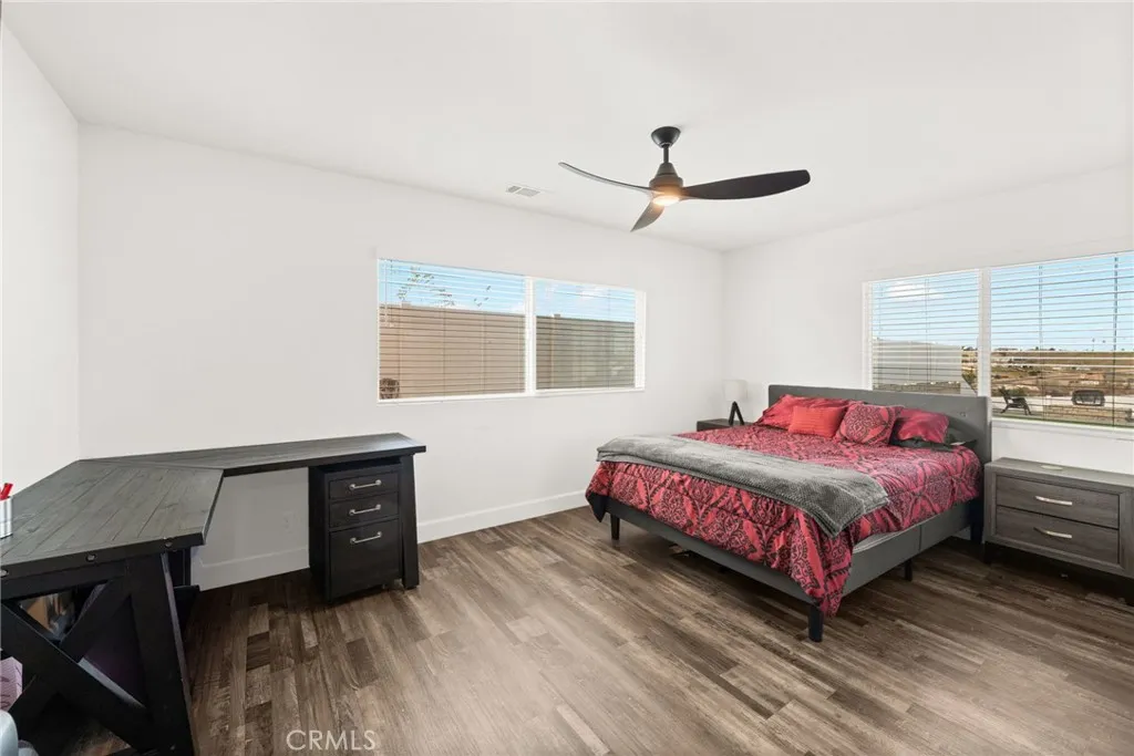 17528 Danbury, Hesperia, California 92345 home-pic-42