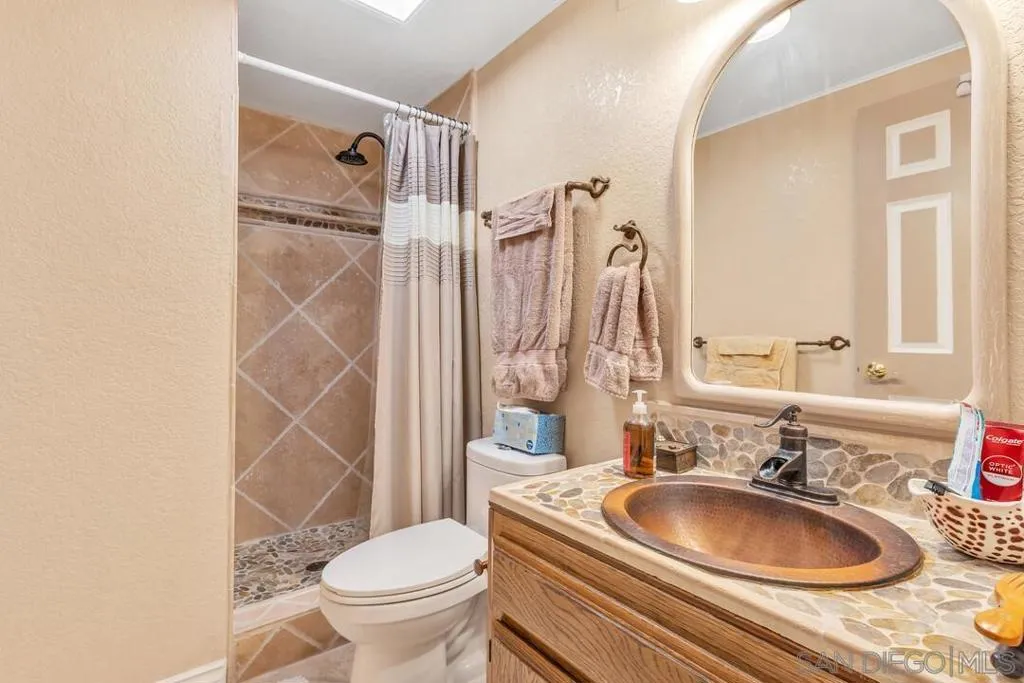 7861 Cimarron Ln, La Mesa, California 91942 home-pic-21
