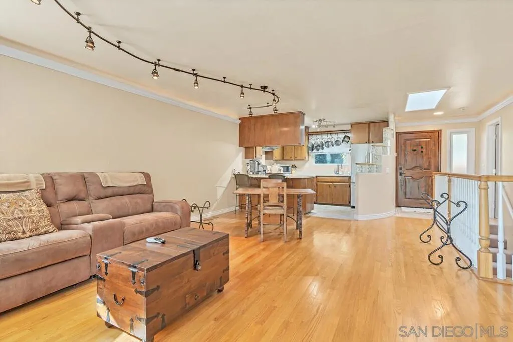 7861 Cimarron Ln, La Mesa, California 91942 home-pic-13