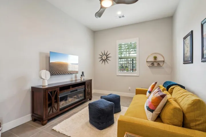 27-web-or-mls-Havasu Falls Dr-0105-027