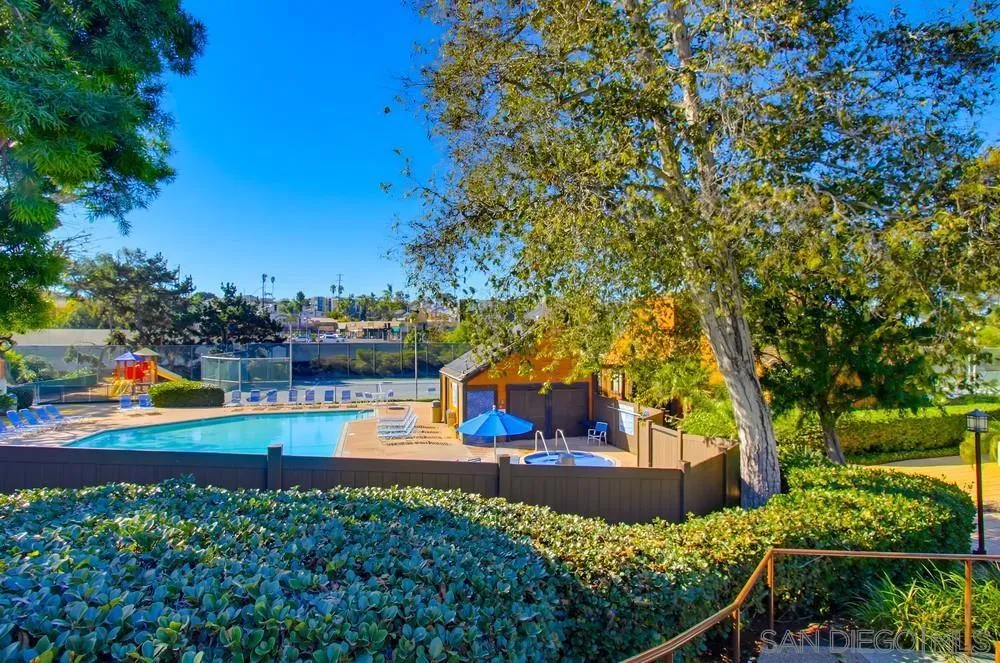 2234 Caminito Pajarito 120, San Diego, California 92107 home-pic-44
