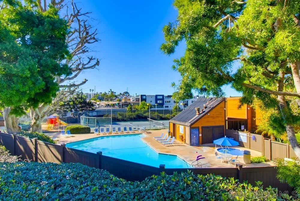 2234 Caminito Pajarito 120, San Diego, California 92107 home-pic-43