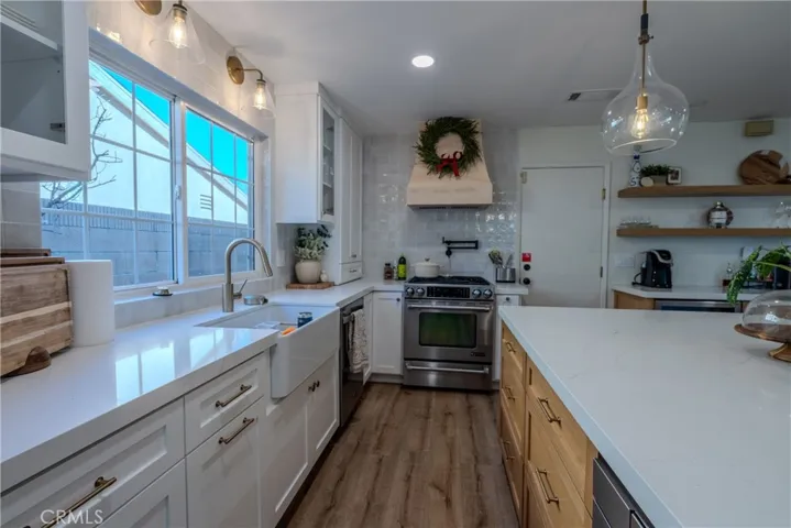 Kitchen Side
