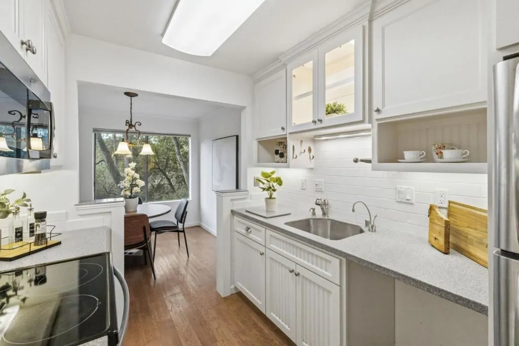 3387 Brittan Avenue 2, San Carlos, California 94070 home-pic-13