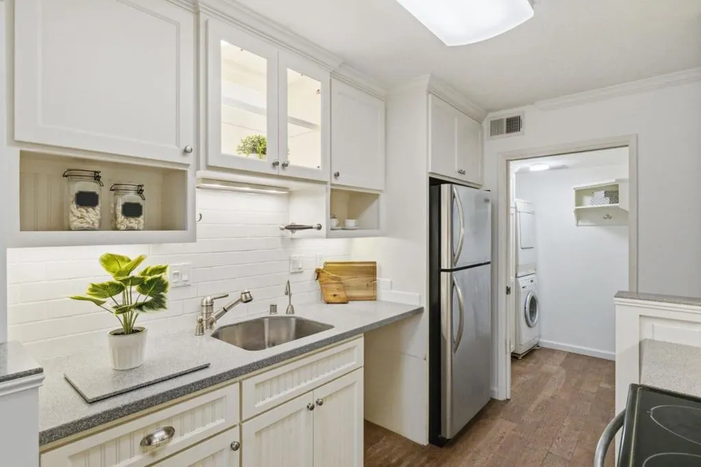 3387 Brittan Avenue 2, San Carlos, California 94070 home-pic-12