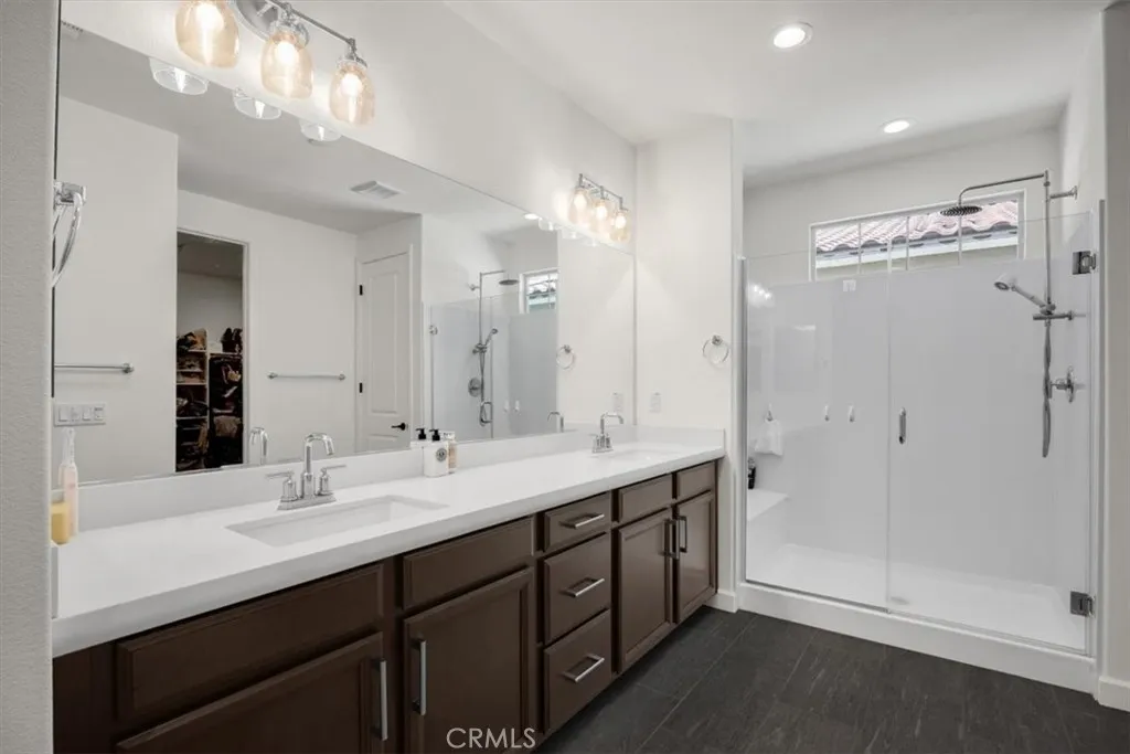 Master Bathroom - Jack and Jill