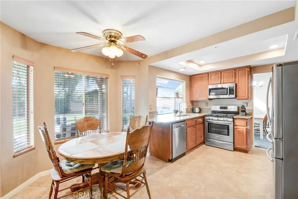 13745 San Gabriel Court, Fontana, California 92336 home-pic-8