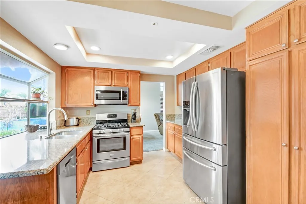 13745 San Gabriel Court, Fontana, California 92336 home-pic-6