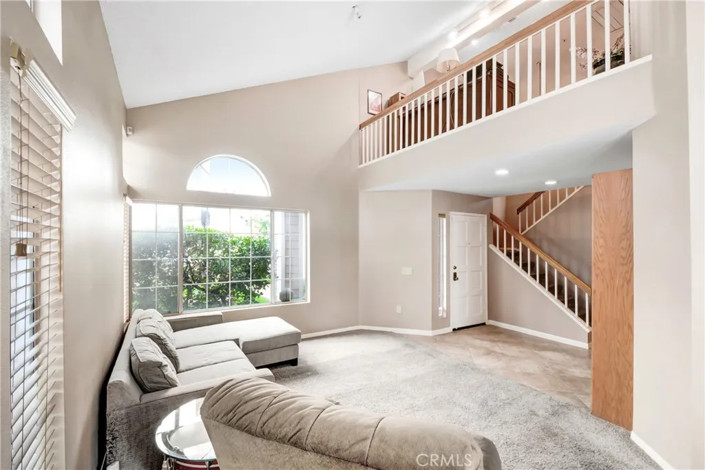 13745 San Gabriel Court, Fontana, California 92336 home-pic-4
