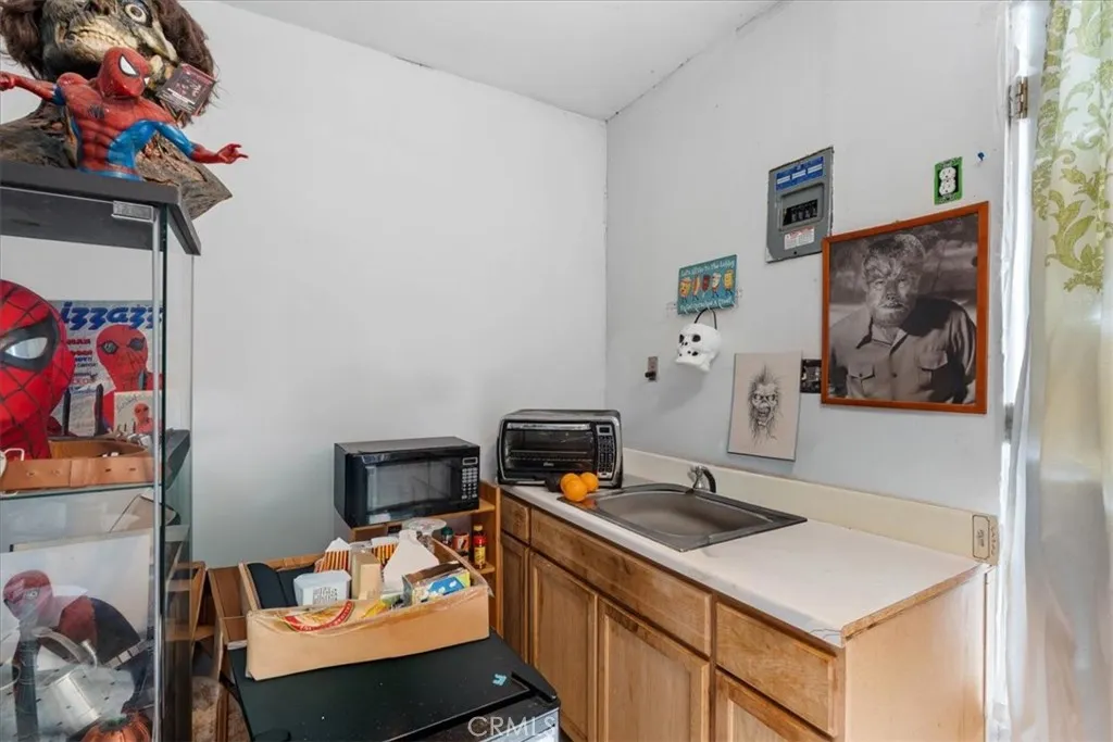 1683 Meserve Street, Pomona, California 91766 home-pic-33