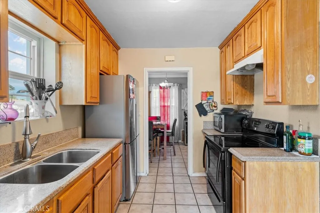 1683 Meserve Street, Pomona, California 91766 home-pic-16