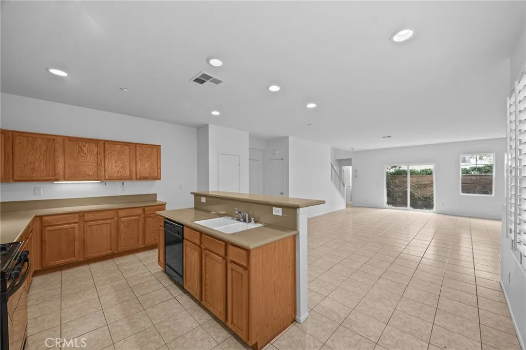 7353 Ellena West Unit 112, Rancho Cucamonga, California 91730 home-pic-12