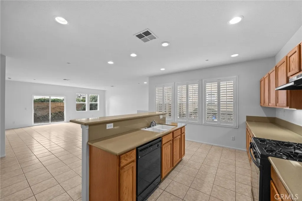 7353 Ellena West Unit 112, Rancho Cucamonga, California 91730 home-pic-14