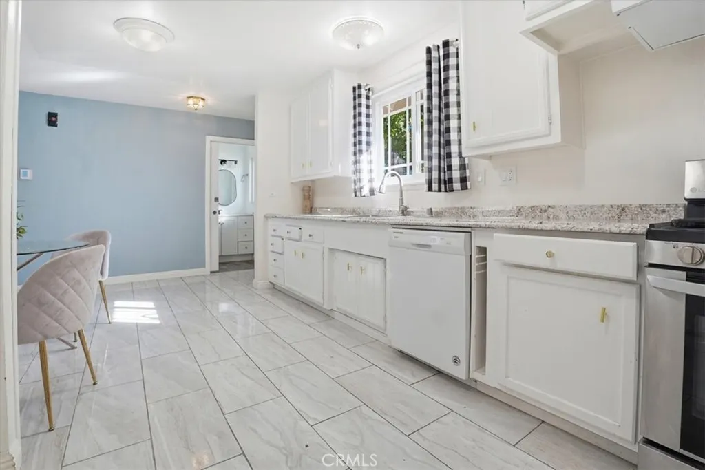 1573 Casarin Avenue, Simi Valley, California 93065 home-pic-6