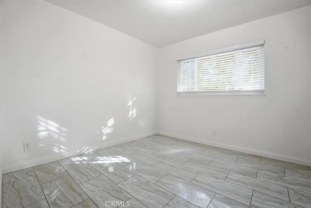 1573 Casarin Avenue, Simi Valley, California 93065 home-pic-11