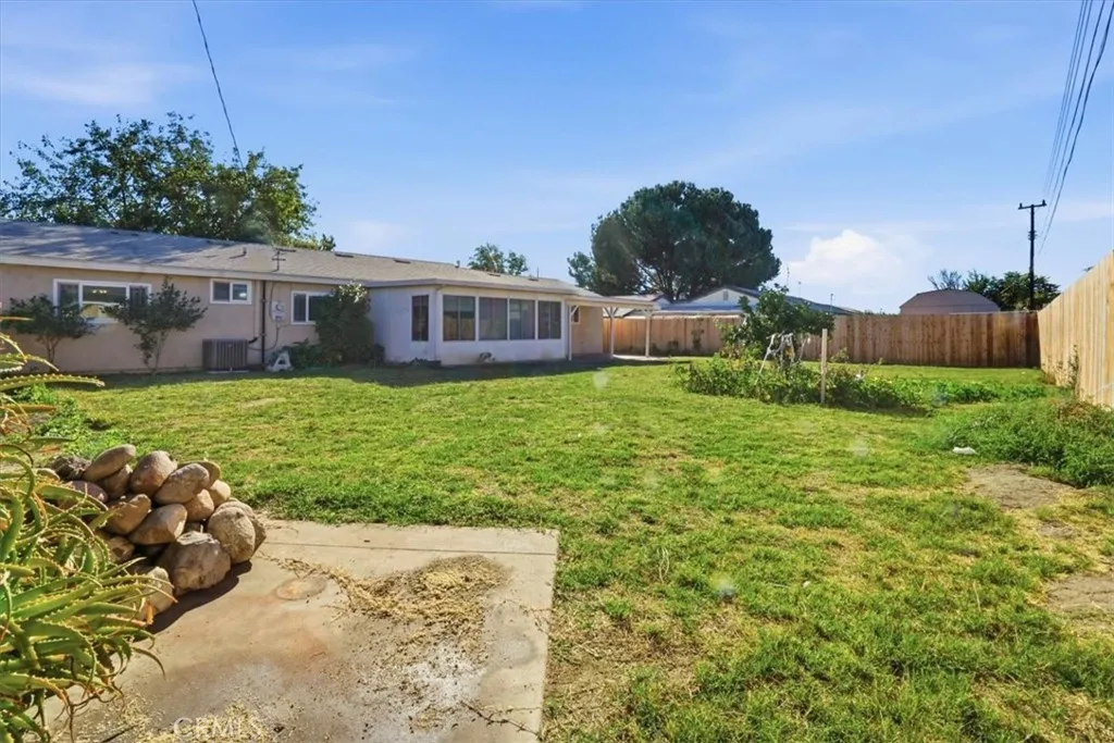 1573 Casarin Avenue, Simi Valley, California 93065 home-pic-19