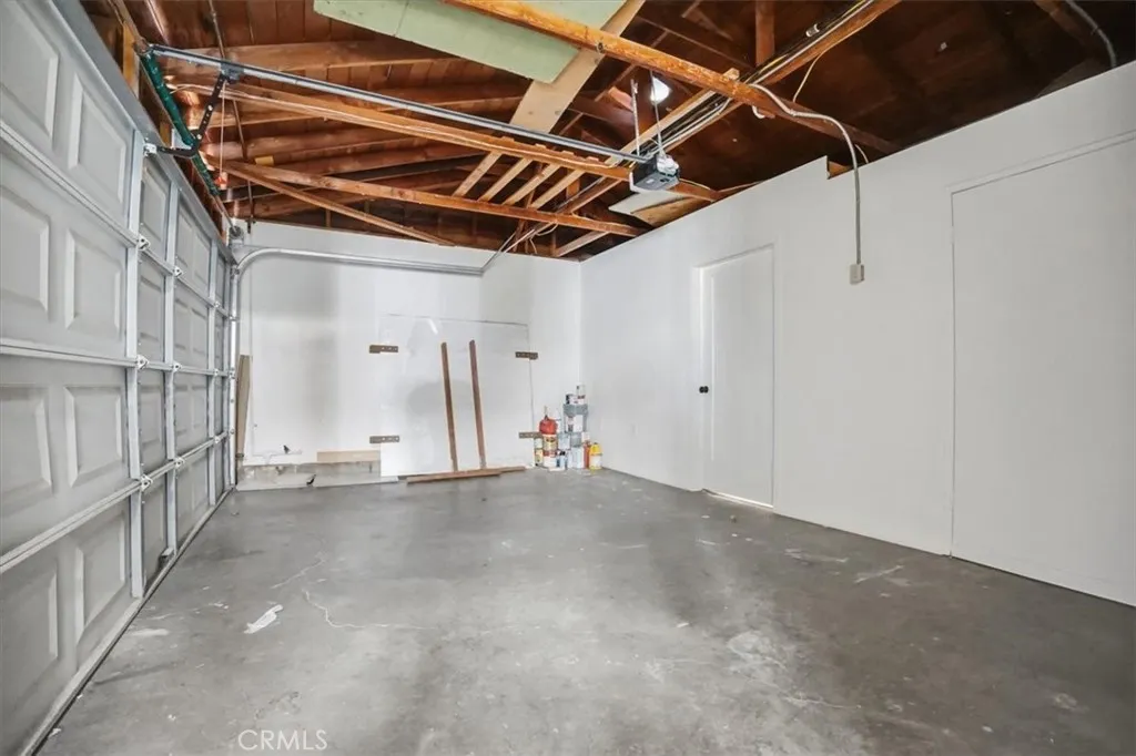 1573 Casarin Avenue, Simi Valley, California 93065 home-pic-16