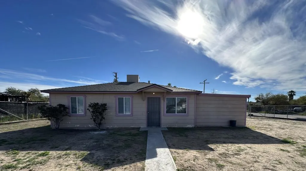 17595 Blythe Way, Blythe, California 92225 home-pic-1