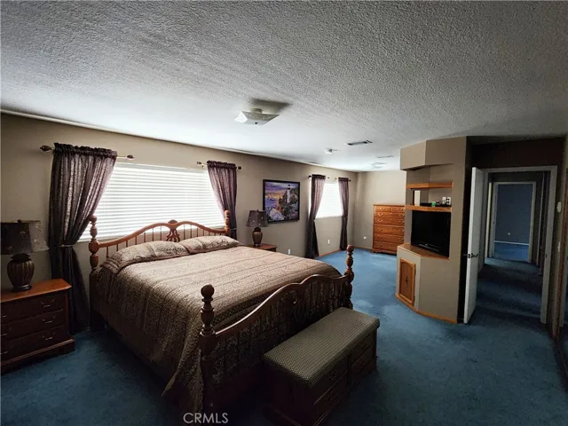 Main Bedroom w/Retreat