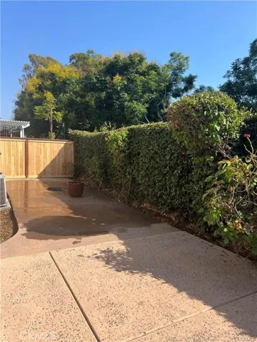 26 Alderbrook, Irvine, California 92604