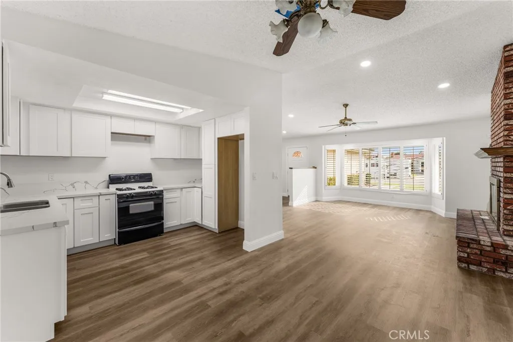 279 White Oak, Lake Elsinore, California 92530 home-pic-10