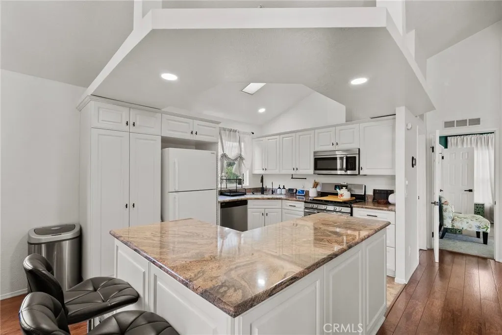 20095 Shadow Island Drive, Canyon Country, California 91351 home-pic-7