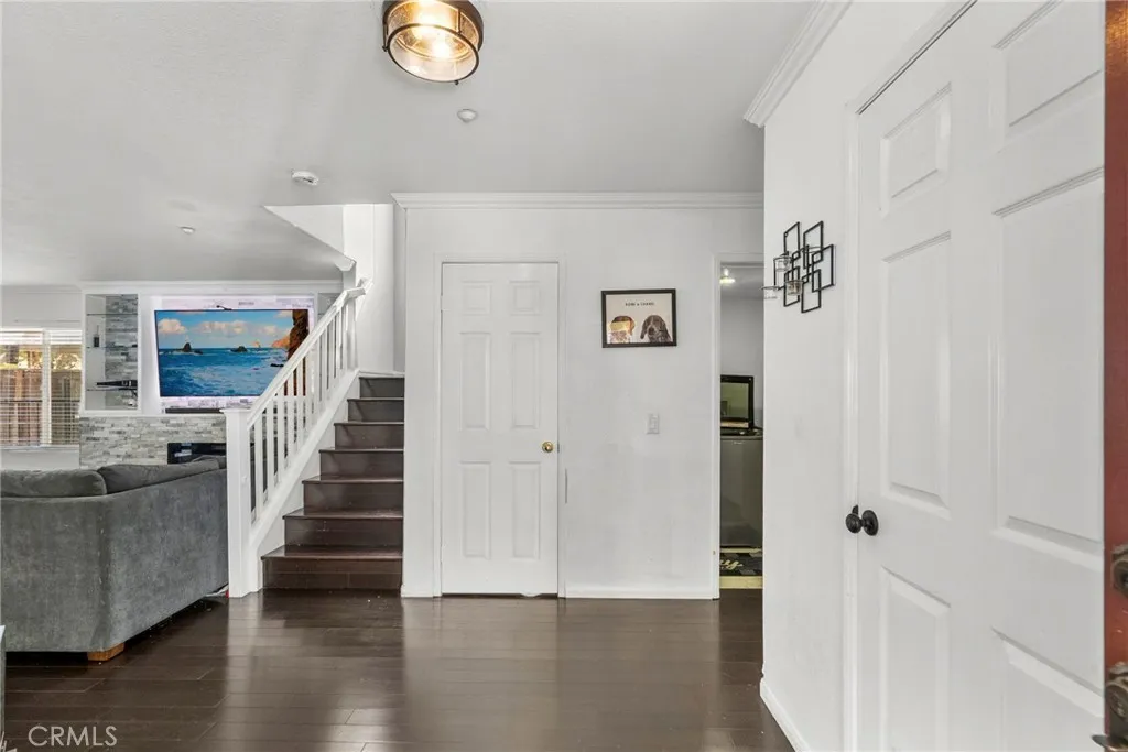 13204 Alta Vista Way, Sylmar, California 91342 home-pic-3