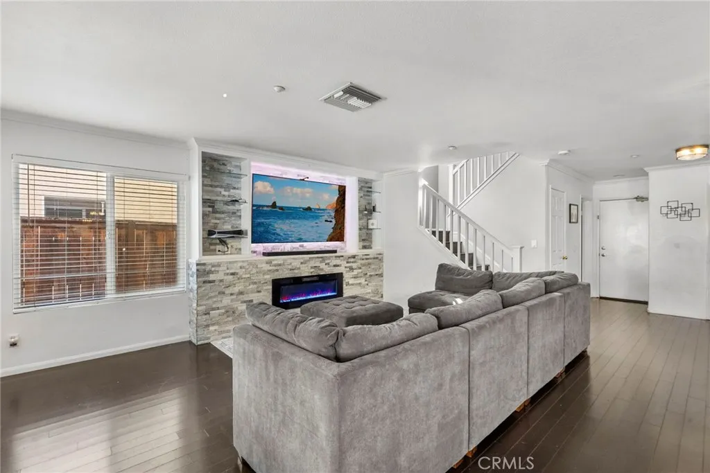 13204 Alta Vista Way, Sylmar, California 91342 home-pic-6