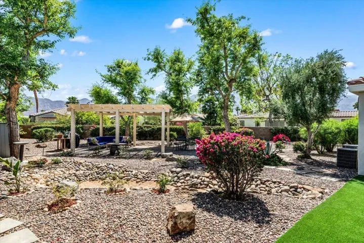 33-81836 Bowstring Cir-18