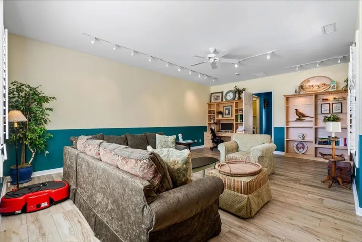 15-81836 Bowstring Cir-42