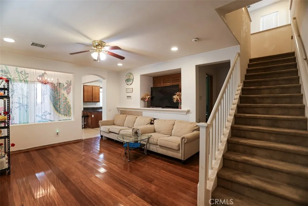 1356 Comfrey Leaf, Beaumont, California 92223 home-pic-3
