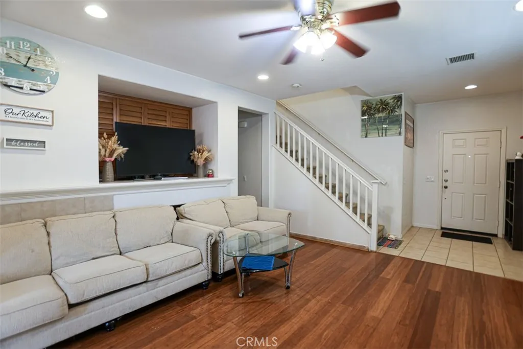 1356 Comfrey Leaf, Beaumont, California 92223 home-pic-10