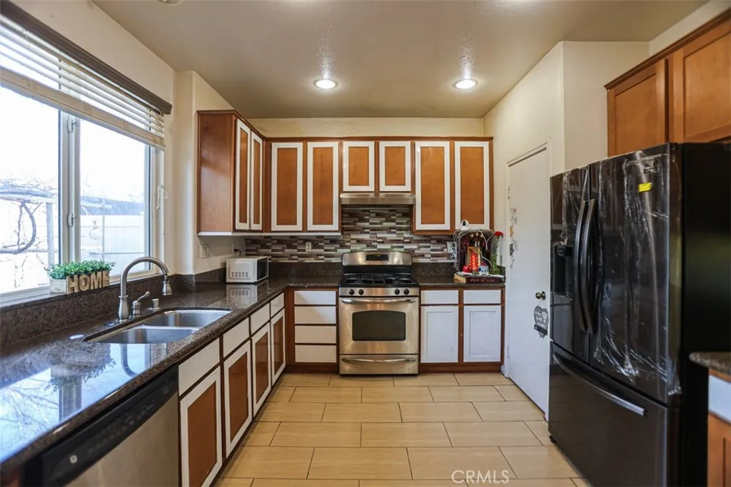 1356 Comfrey Leaf, Beaumont, California 92223 home-pic-18