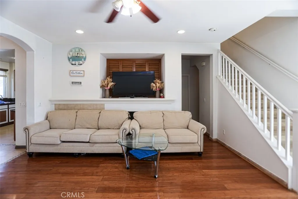 1356 Comfrey Leaf, Beaumont, California 92223 home-pic-5