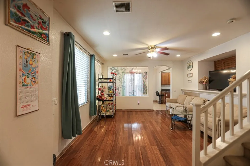 1356 Comfrey Leaf, Beaumont, California 92223 home-pic-2