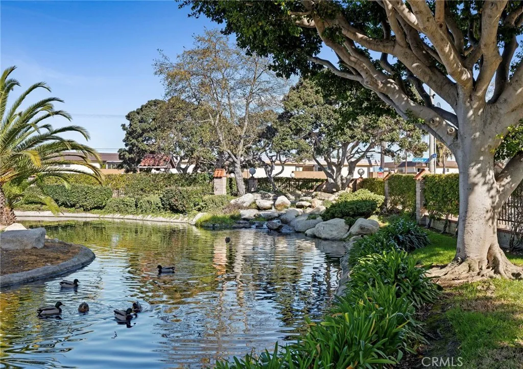 4831 Lago 302, Huntington Beach, California 92649 home-pic-3