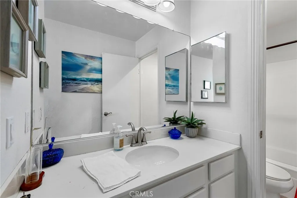 4831 Lago 302, Huntington Beach, California 92649 home-pic-15