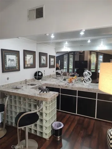 PRIVATE BAR