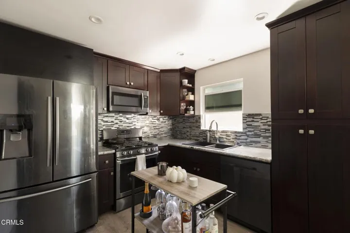 5-web-or-mls-936 N Harper Ave by Pierre