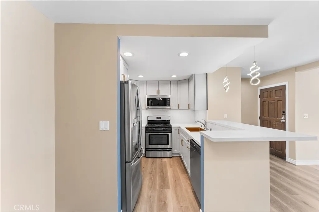 15511 Sherman Way, Van Nuys, California 91406 home-pic-29