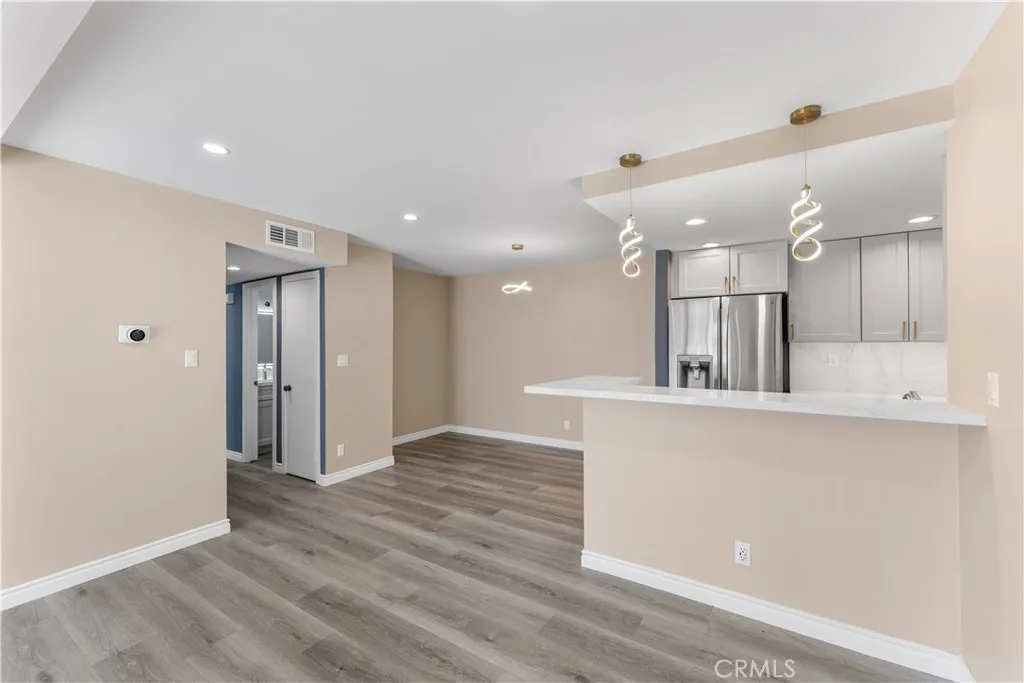 15511 Sherman Way, Van Nuys, California 91406 home-pic-27