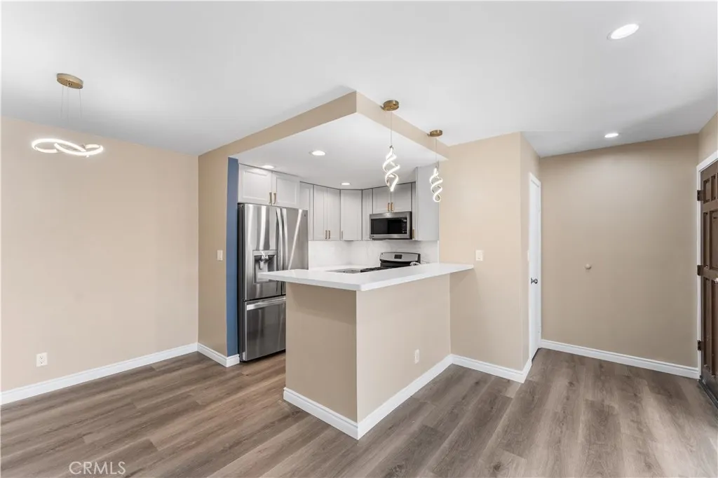 15511 Sherman Way, Van Nuys, California 91406 home-pic-25