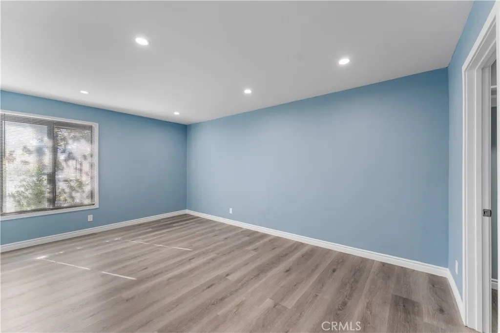 15511 Sherman Way, Van Nuys, California 91406 home-pic-36