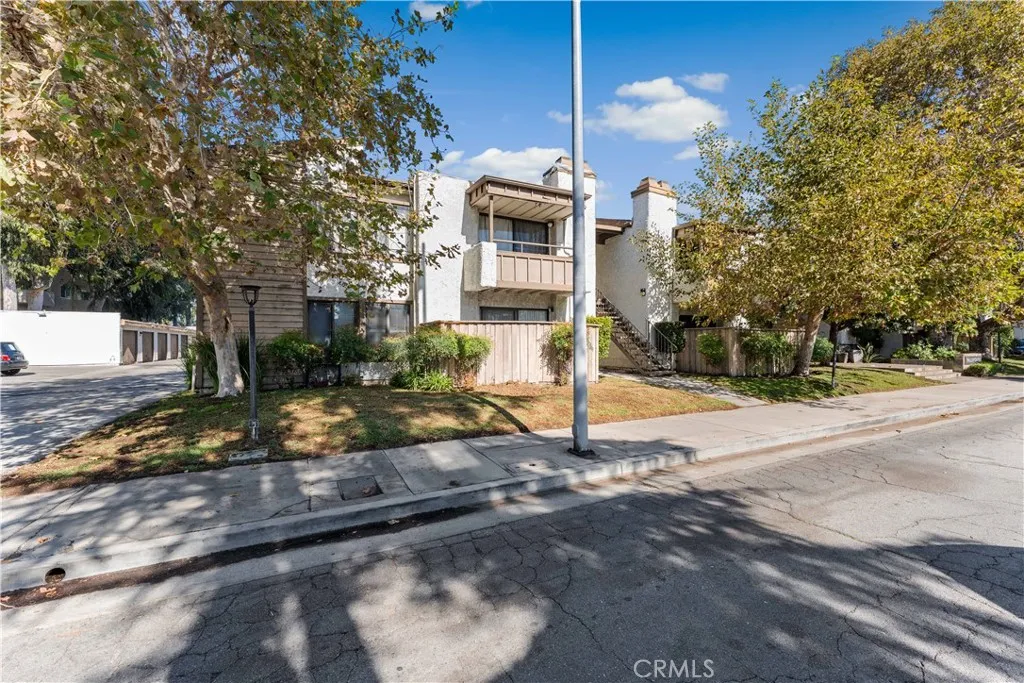 15511 Sherman Way, Van Nuys, California 91406 home-pic-2