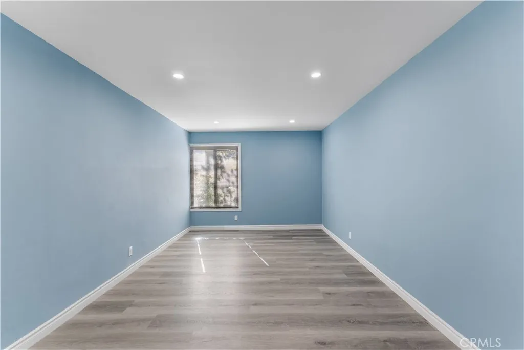 15511 Sherman Way, Van Nuys, California 91406 home-pic-37