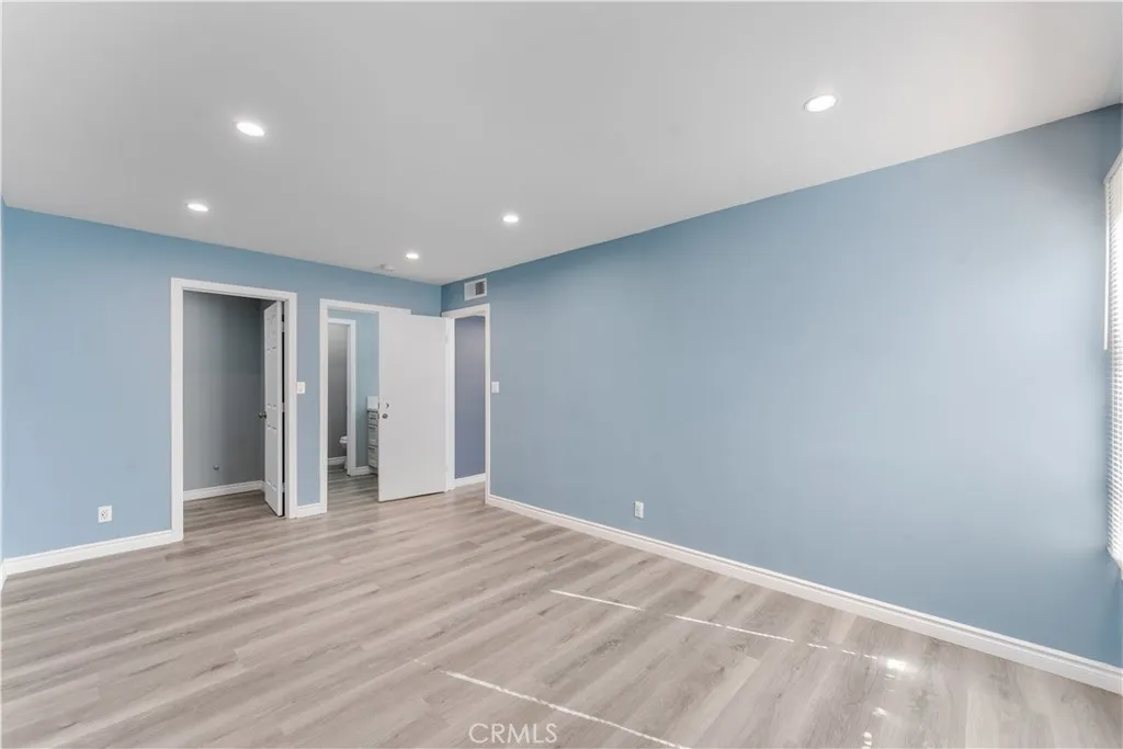 15511 Sherman Way, Van Nuys, California 91406 home-pic-39