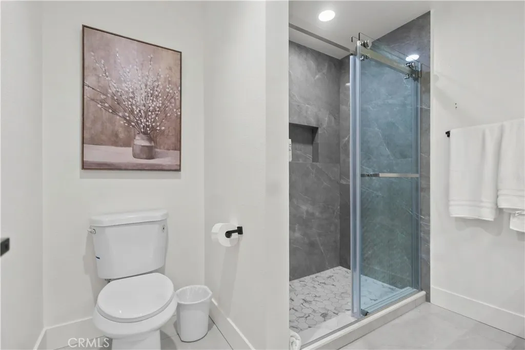 303 N Lincoln Avenue D, Monterey Park, California 91755 home-pic-18