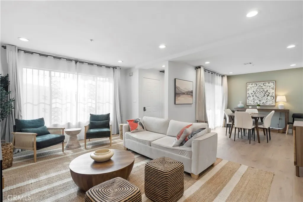 303 N Lincoln Avenue D, Monterey Park, California 91755 home-pic-2